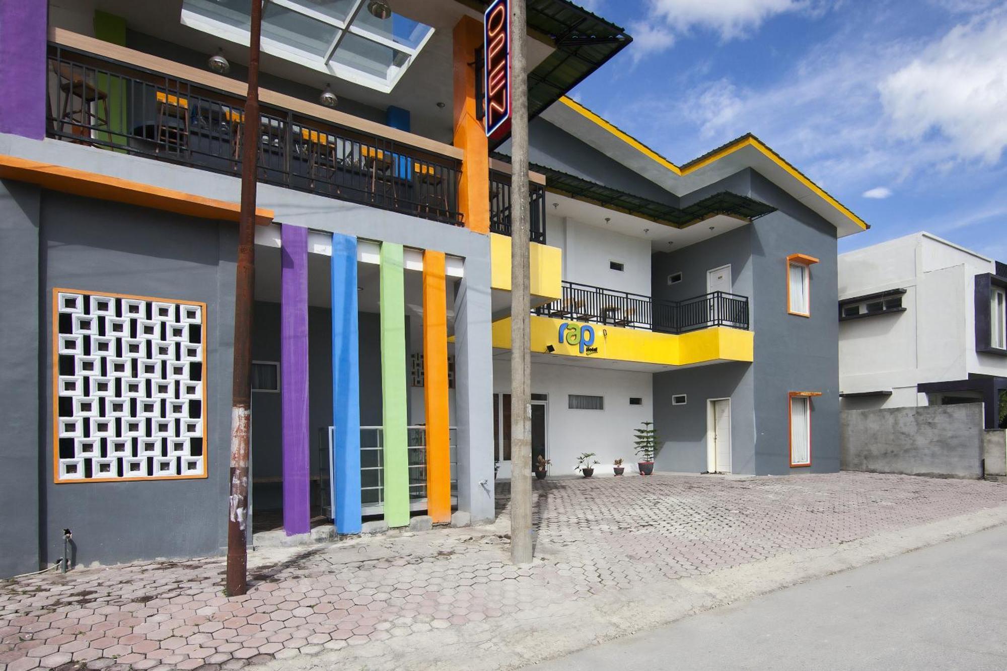 Vaccinated Staff - OYO 1095 RAP Hotel Balige Exterior foto